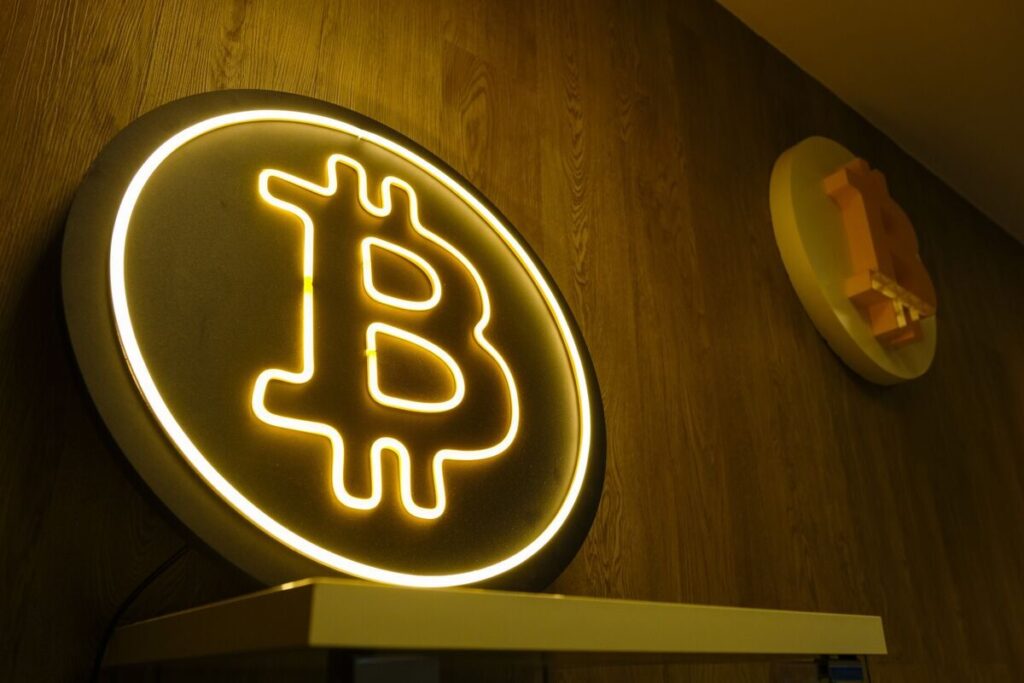 Bitcoin ETF’lerine Haftalık 2,4 Milyar Dolar Girdi Bitcoin ETF’lerine Haftalık 2,4 Milyar Dolar Girdi