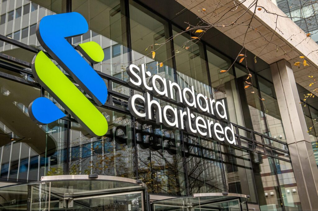 Standard Chartered, BAE’de Kurumsal Bitcoin ve Ethereum İşlemlerini Başlattı