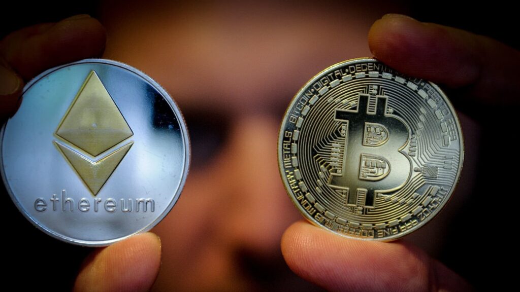 Bitcoin ETF’lerine Giriş Döndü, Ethereum’dan Çıkış Sürdü
